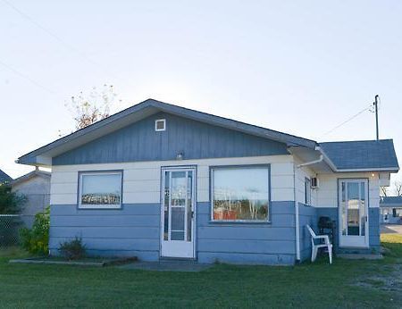 Thunderhill Motel And Suites Swan River Exterior photo