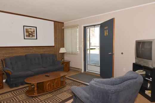 Thunderhill Motel And Suites Swan River Exterior photo